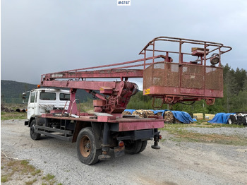 Nền bục trên không gắn trên xe tải 1979 Volvo F 613 w/lift: hình 3