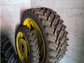 Máy xịt JOHN DEERE 6830