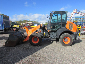 Máy xúc lật bánh lốp KOMATSU WA100