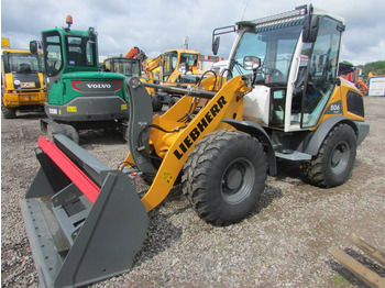 Máy xúc lật bánh lốp LIEBHERR L 506