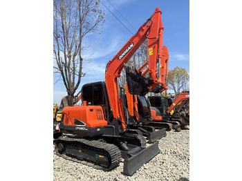 Máy xúc mini DOOSAN DX60