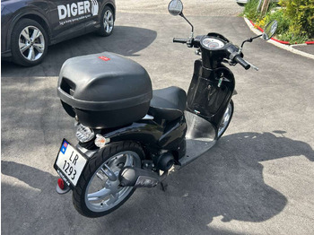 Rơ moóc xe máy 2011 Moped APRILIA APRILIA SCARABEO50 2T NERO APR: hình 3