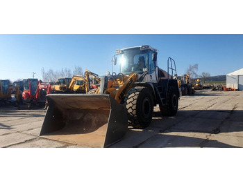 Máy xúc lật bánh lốp LIEBHERR L 550