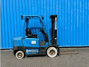 Xe nâng diesel YALE