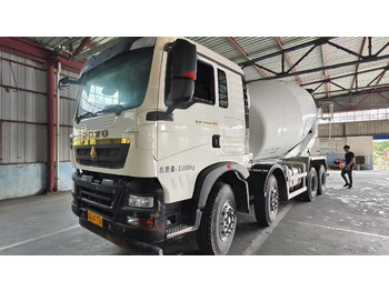 Xe trộn bê tông SINOTRUK HOWO