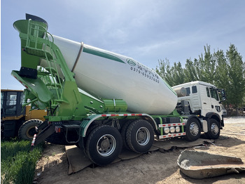 Xe trộn bê tông howo: hình 3