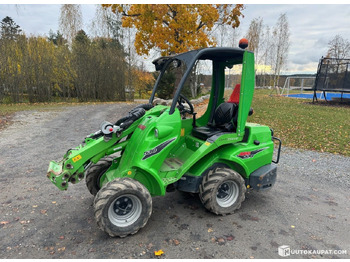 Máy xúc lật mini gấp khúc AVANT