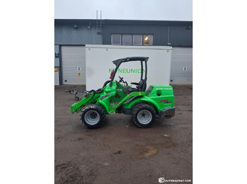 Máy xúc lật mini gấp khúc AVANT