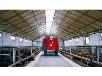 Xe trộn thức ăn gia súc METAL-FACH