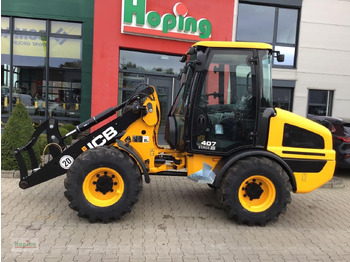 Máy xúc lật bánh lốp JCB 407