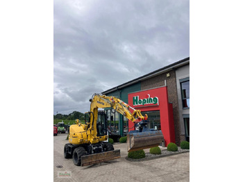 Máy xúc bánh lốp KOMATSU