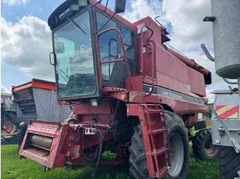 Máy gặt đập CASE IH