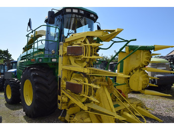 Máy gặt đập thức ăn gia súc JOHN DEERE 7400
