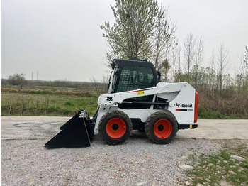 Máy xúc lật đa năng BOBCAT S550