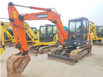 Máy xúc mini DOOSAN DH55-V