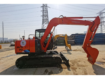 Máy xúc mini HITACHI ZX70