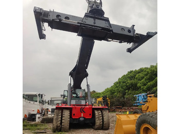 Xe tiếp cận xếp chồng KALMAR: hình 3