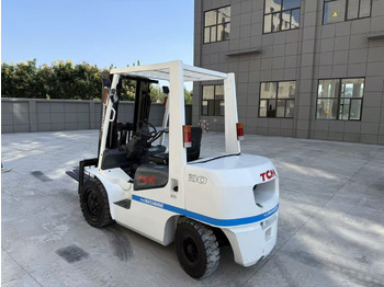Xe nâng diesel TCM