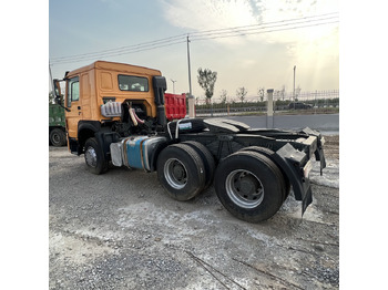 Xe đầu kéo SINOTRUK HOWO