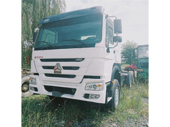 Xe đầu kéo SINOTRUK