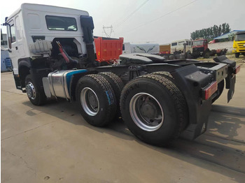 Xe đầu kéo SINOTRUK