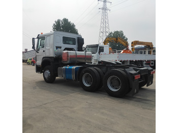 Xe đầu kéo SINOTRUK