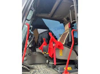 Máy xúc bánh xích Volvo EC300D: hình 2 Máy xúc bánh xích Volvo EC300D: hình 2