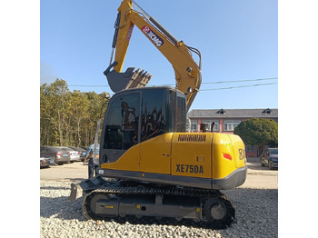 Máy xúc mini XCMG XE75DA: hình 3