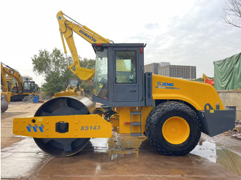 Máy đầm XCMG XS143