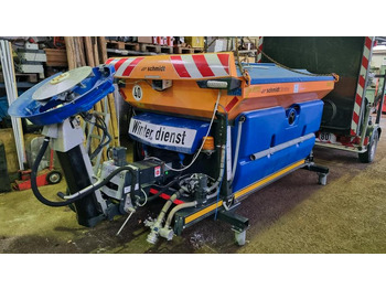 Máy dàn trải cát/ Muối UNIMOG