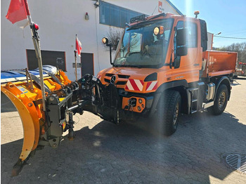 Xe dọn tuyết UNIMOG