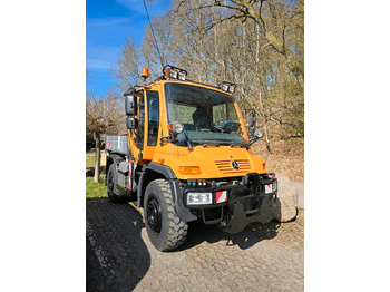 Xe dọn tuyết UNIMOG U400