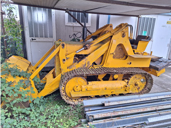 Máy xúc lật bánh xích MASSEY FERGUSON