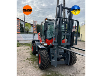 Xe nâng địa hình gồ ghề