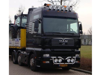 Xe đầu kéo MAN TGA 26.530