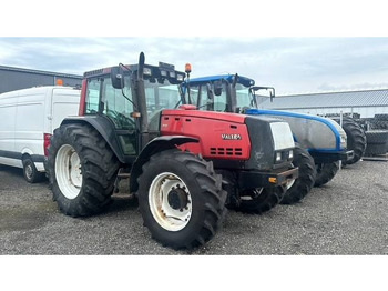 Máy cày VALTRA 8450
