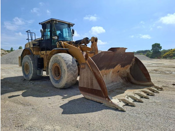 Máy xúc lật bánh lốp CATERPILLAR 972K