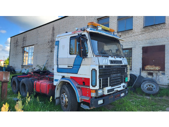 Xe đầu kéo SCANIA R142