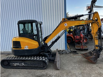Máy xúc mini BOBCAT E50