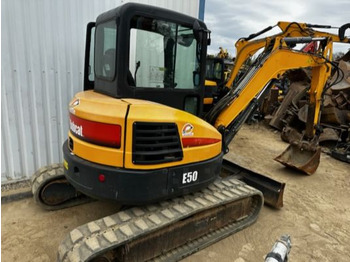 Máy xúc mini BOBCAT E50