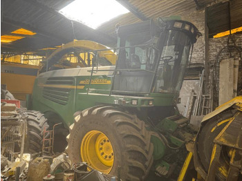 Máy gặt đập thức ăn gia súc JOHN DEERE 7400