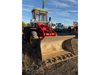 Máy xúc lật bánh lốp HANOMAG