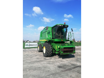 Máy gặt đập JOHN DEERE