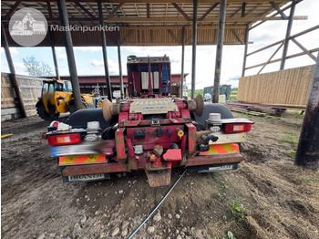 Xe tải nâng móc Volvo FH 16 550: hình 3