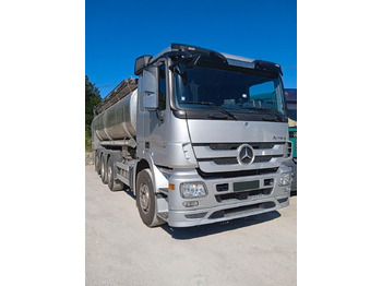 Xe bồn MERCEDES-BENZ Actros