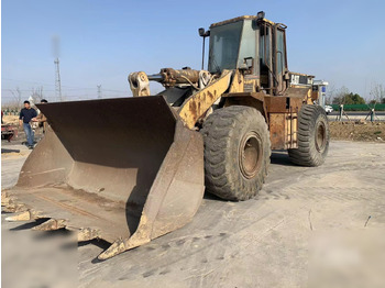 Máy xúc lật bánh lốp CATERPILLAR 966F