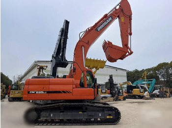 Máy xúc bánh xích DOOSAN DX225LC