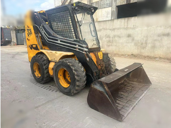 Máy xúc lật đa năng JCB ROBOT 185
