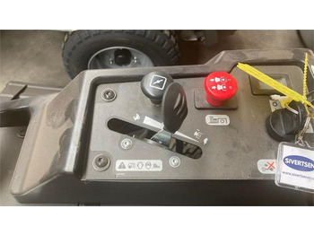 Máy cắt cỏ vườn Hustler Raptor X 42: hình 4