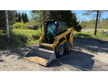 Máy xúc lật đa năng CATERPILLAR 226D